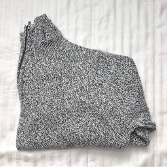 SOLD Brandy Melville Grey Novella Sweater - Picture 3 of 12